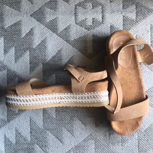 Size 9 platform espadrille sandals